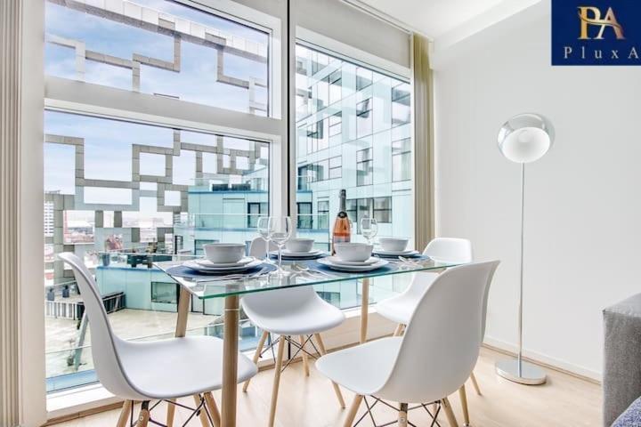 Pluxa Azure Cubic - Azure Cityview, Corporate Stays Welcome Birmingham Bagian luar foto