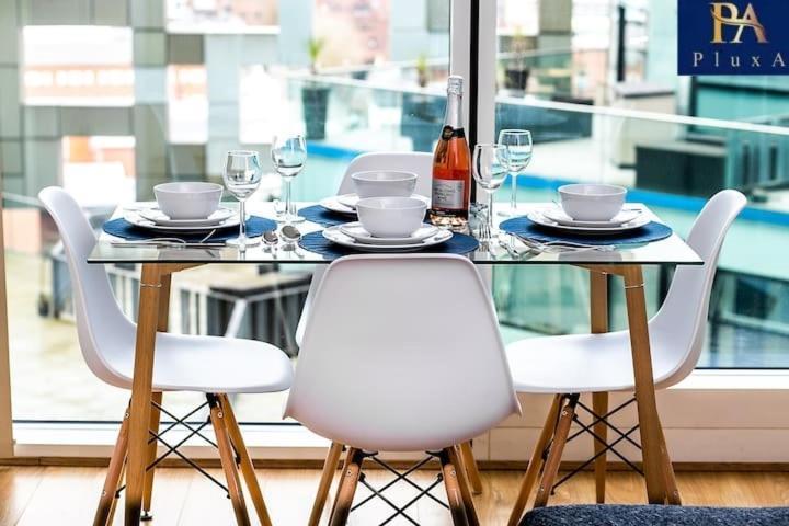 Pluxa Azure Cubic - Azure Cityview, Corporate Stays Welcome Birmingham Bagian luar foto